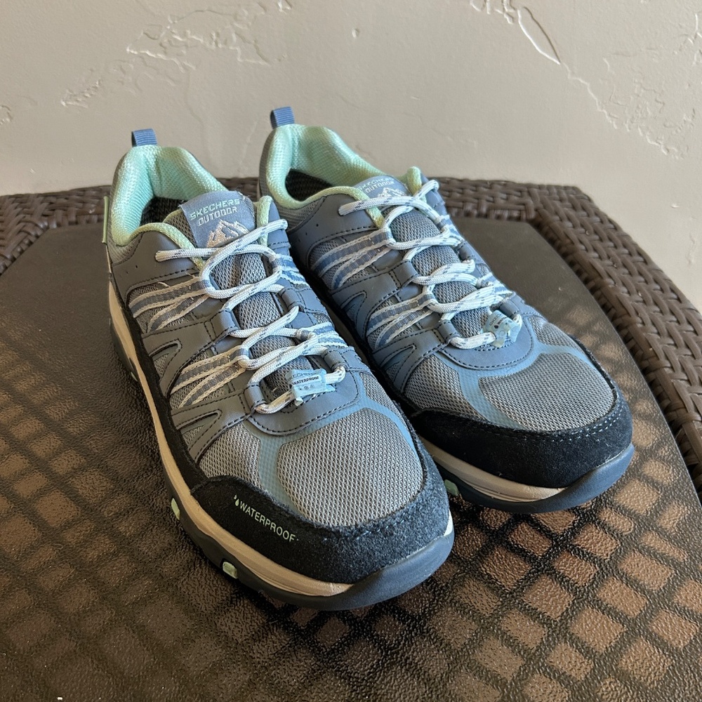 Skechers Waterproof Trego Lookout Point Relaxed Fit Walking Sneakers Size 10